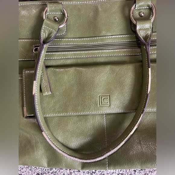 5/$25 Liz Claiborne olive green vegan leather spacious storage shoulder purse - Picture 13 of 14